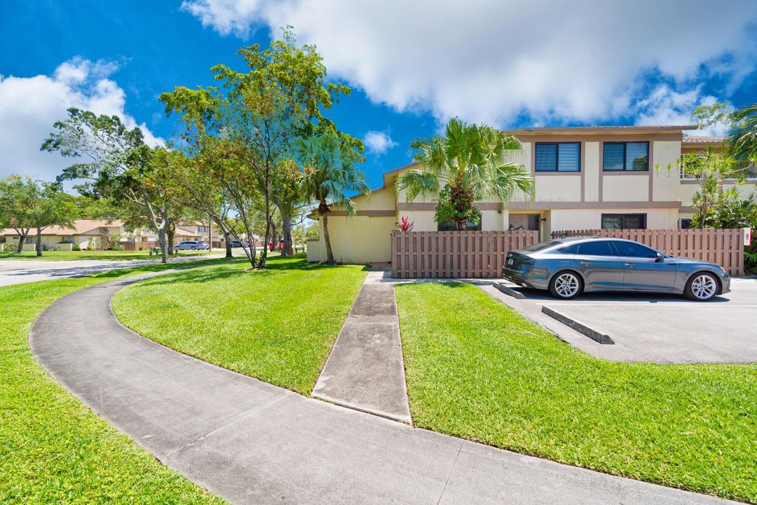 En Venta: $362,000 (3 camas, 2 baños, 1123 Pies cuadrados)