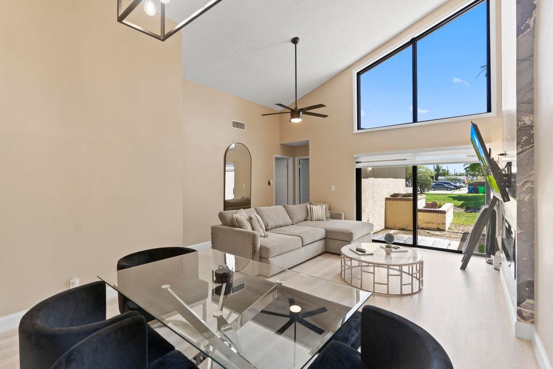 En Venta: $362,000 (3 camas, 2 baños, 1123 Pies cuadrados)