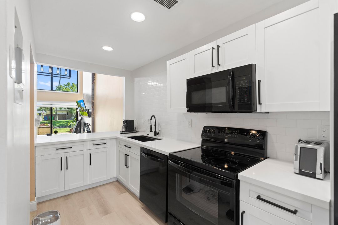 En Venta: $362,000 (3 camas, 2 baños, 1123 Pies cuadrados)