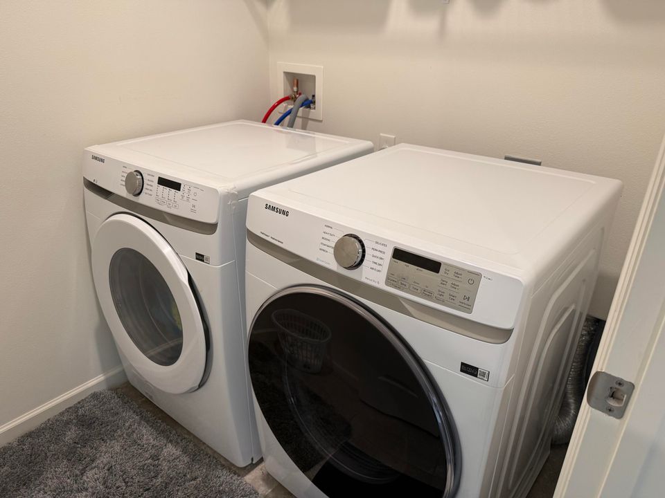 出租: $2,700 (4 贝兹, 2 浴室, 1828 平方英尺)