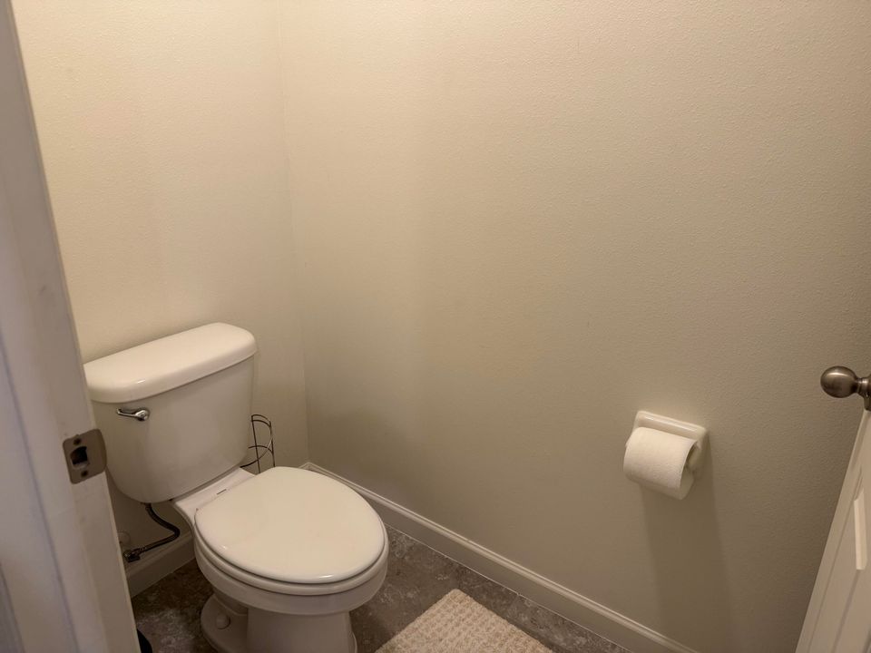 出租: $2,700 (4 贝兹, 2 浴室, 1828 平方英尺)