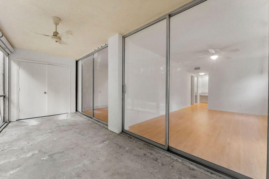 Active With Contract: $179,000 (2 beds, 2 baths, 1400 Square Feet)