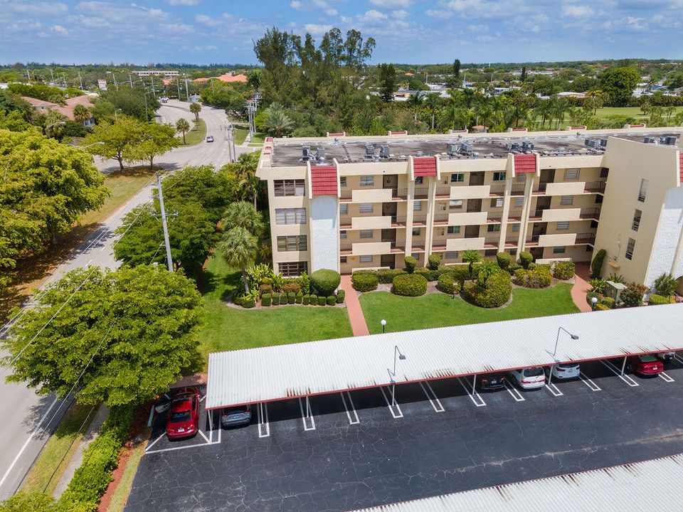 Active With Contract: $179,000 (2 beds, 2 baths, 1400 Square Feet)