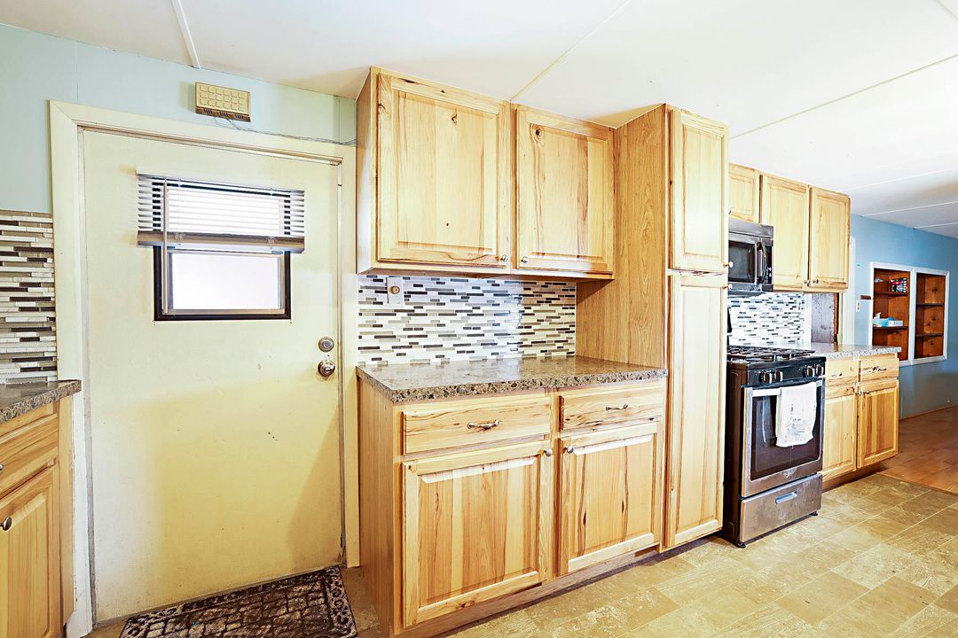 Activo con contrato: $75,000 (2 camas, 1 baños, 860 Pies cuadrados)