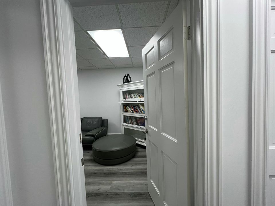 待售: $750 (0 贝兹, 0 浴室, 1159 平方英尺)