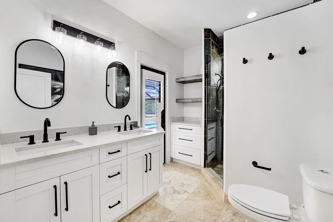 合同活跃: $1,949,000 (5 贝兹, 4 浴室, 4527 平方英尺)