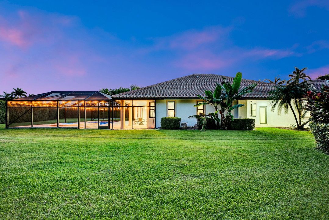 合同活跃: $1,949,000 (5 贝兹, 4 浴室, 4527 平方英尺)