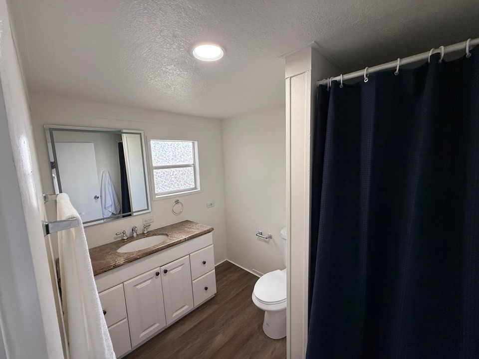 Active With Contract: $43,500 (3 beds, 3 baths, 1092 Square Feet)