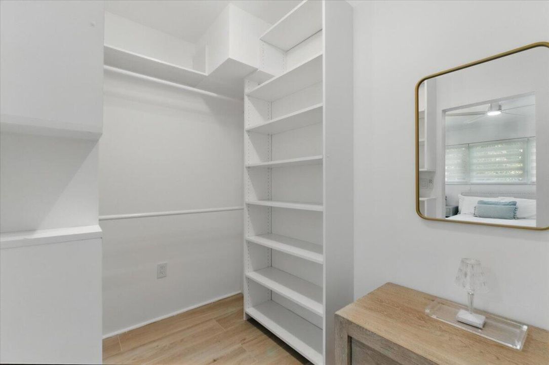 En Venta: $4,399,900 (4 camas, 3 baños, 2618 Pies cuadrados)