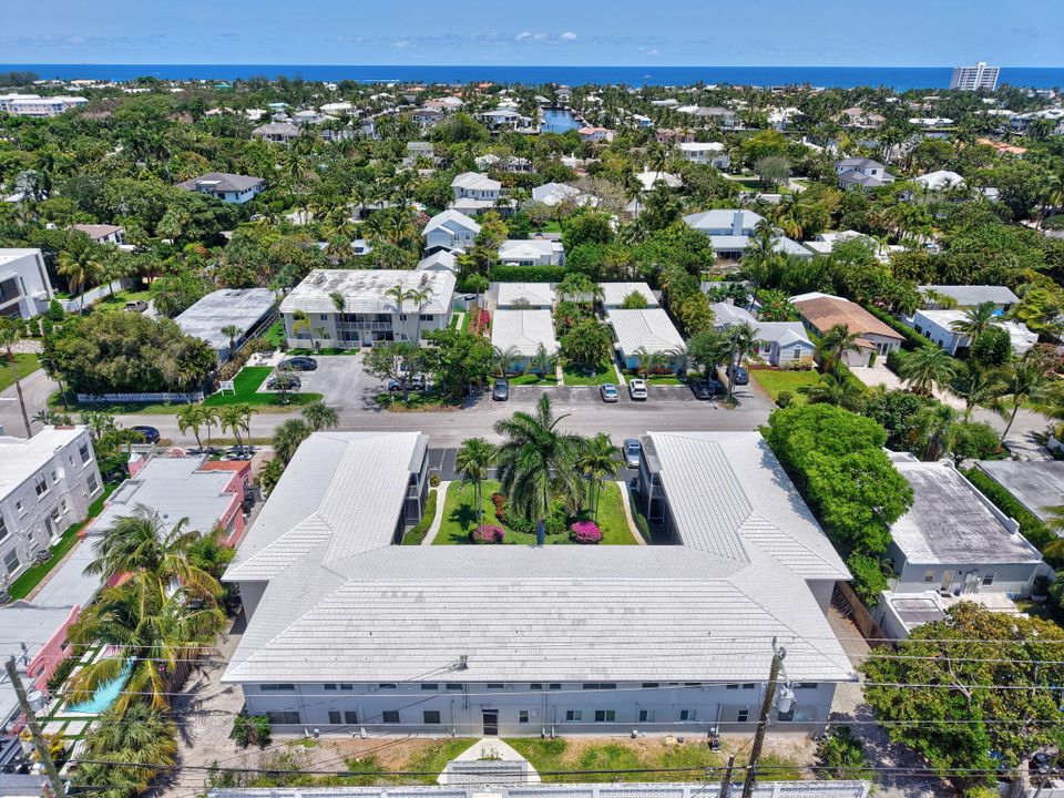 Active With Contract: $325,000 (1 beds, 1 baths, 644 Square Feet)