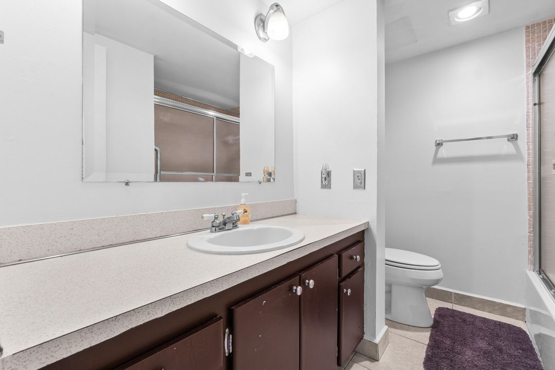 合同活跃: $169,900 (2 贝兹, 2 浴室, 1080 平方英尺)