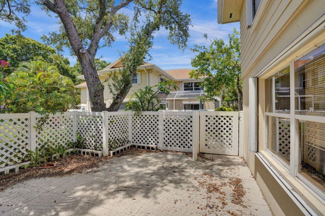 Recently Sold: $269,997 (2 beds, 2 baths, 1374 Square Feet)