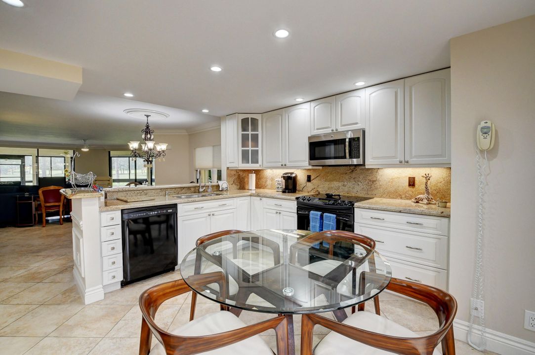 Под контрактом: $8,500 (2 спален, 2 ванн, 1513 Квадратных фут)