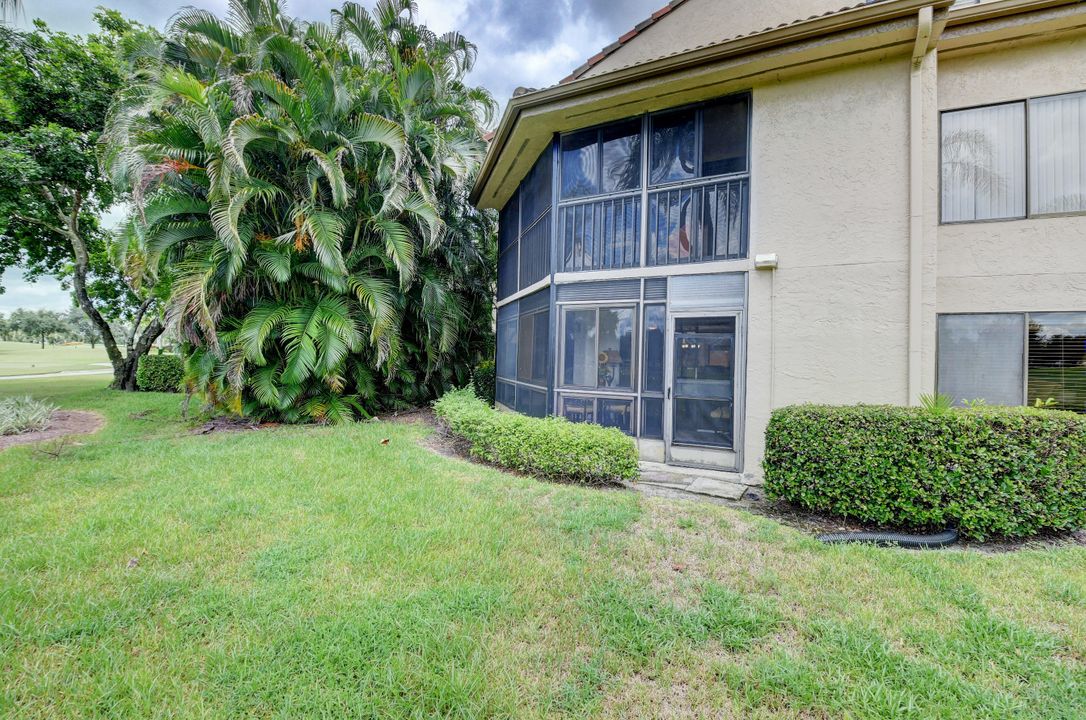 Под контрактом: $8,500 (2 спален, 2 ванн, 1513 Квадратных фут)