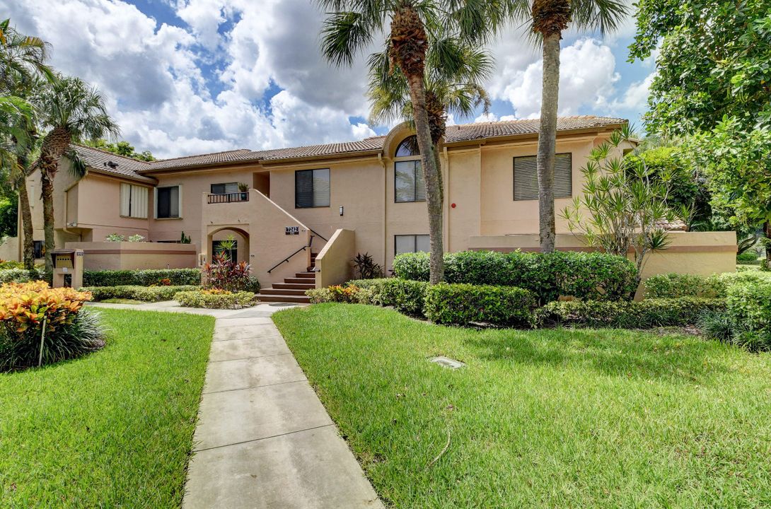 Под контрактом: $8,500 (2 спален, 2 ванн, 1513 Квадратных фут)