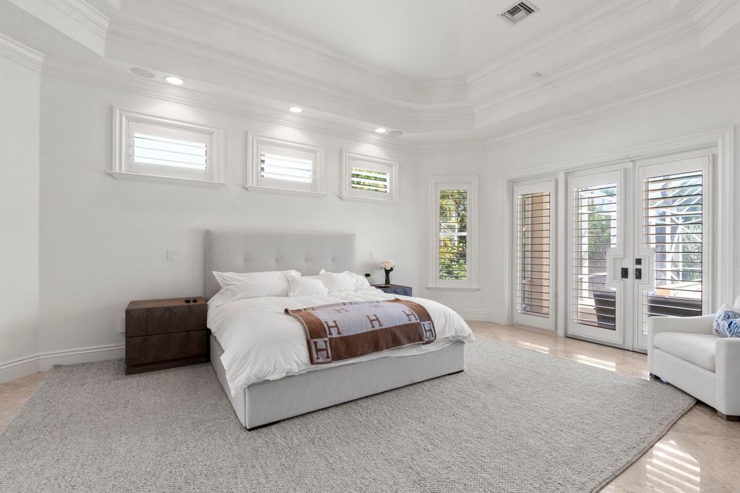 For Sale: $2,350,000 (7 beds, 6 baths, 5458 Square Feet)