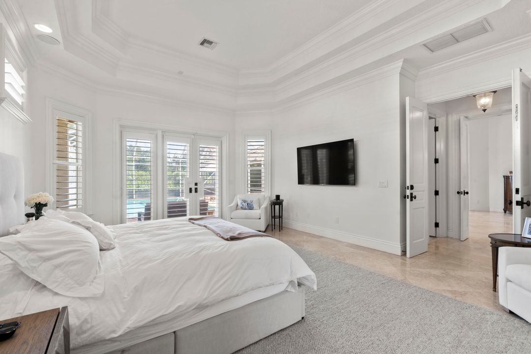 For Sale: $2,350,000 (7 beds, 6 baths, 5458 Square Feet)