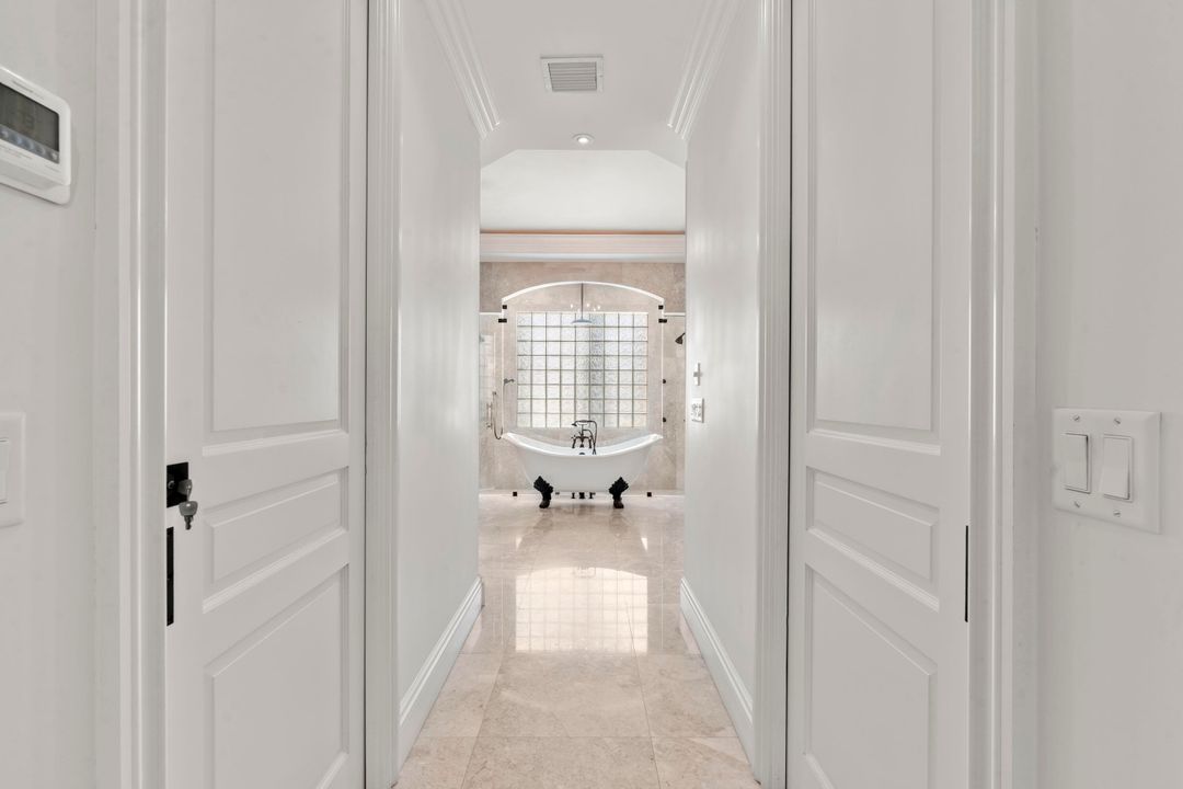 For Sale: $2,350,000 (7 beds, 6 baths, 5458 Square Feet)