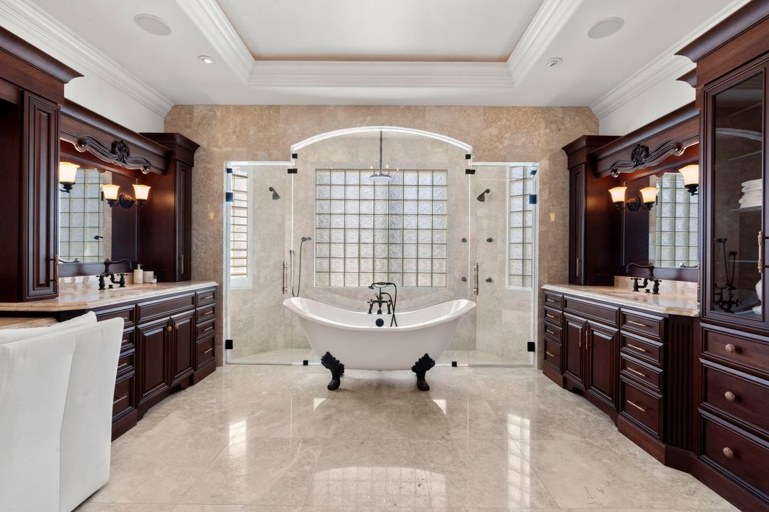 For Sale: $2,350,000 (7 beds, 6 baths, 5458 Square Feet)