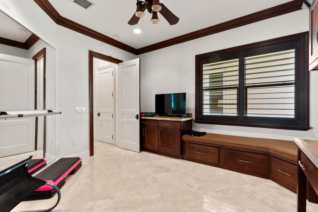 For Sale: $2,350,000 (7 beds, 6 baths, 5458 Square Feet)