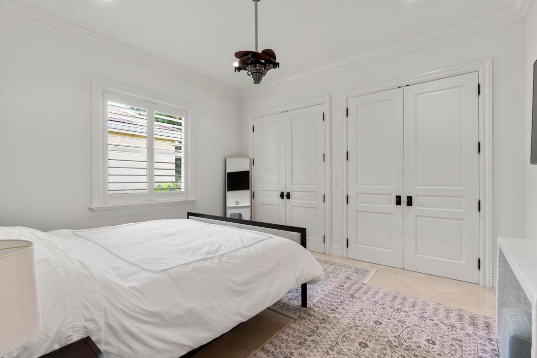 For Sale: $2,350,000 (7 beds, 6 baths, 5458 Square Feet)