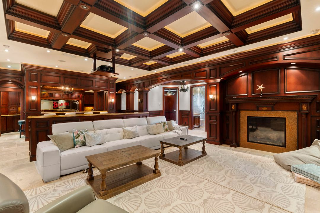 For Sale: $2,350,000 (7 beds, 6 baths, 5458 Square Feet)