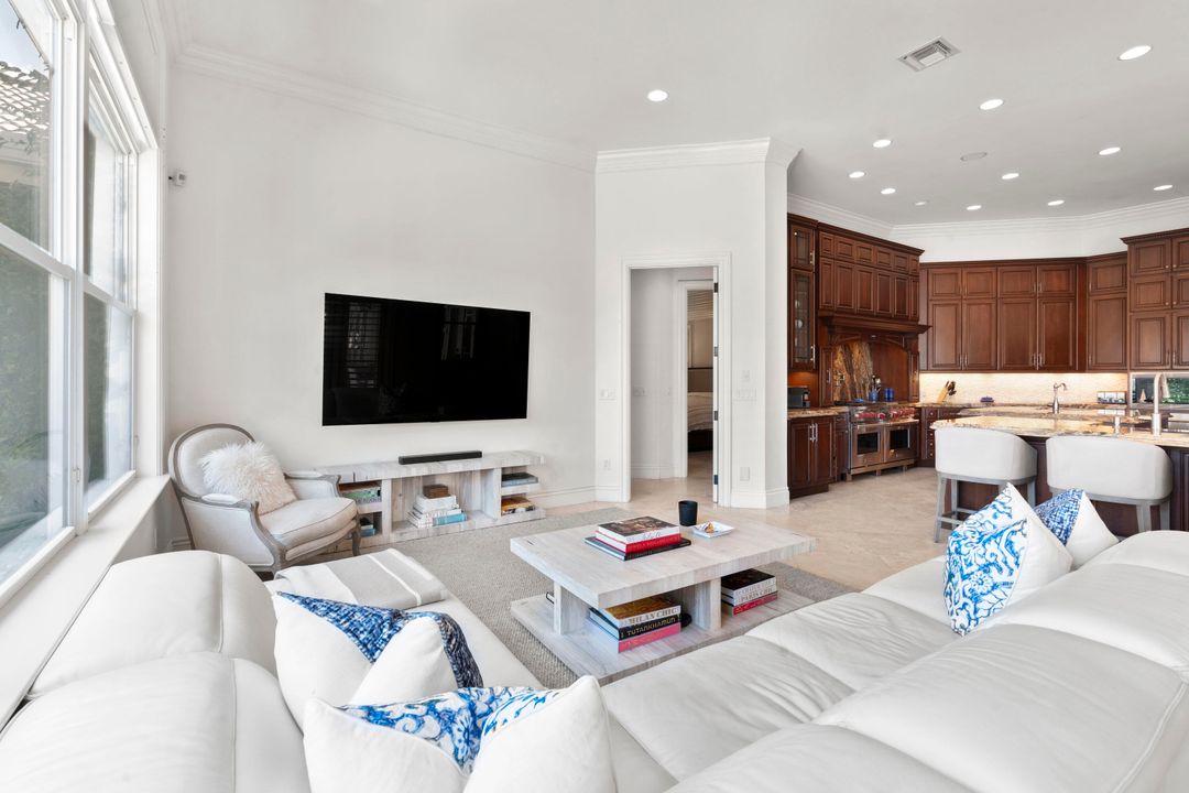 For Sale: $2,350,000 (7 beds, 6 baths, 5458 Square Feet)