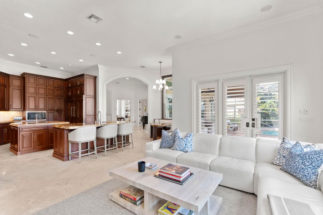 For Sale: $2,350,000 (7 beds, 6 baths, 5458 Square Feet)