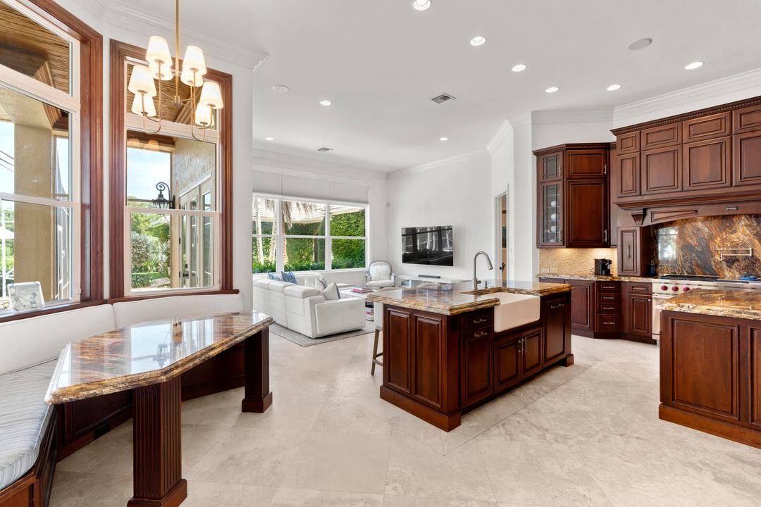 For Sale: $2,350,000 (7 beds, 6 baths, 5458 Square Feet)