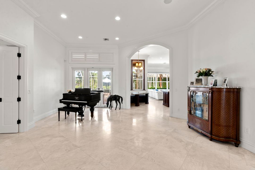 For Sale: $2,350,000 (7 beds, 6 baths, 5458 Square Feet)