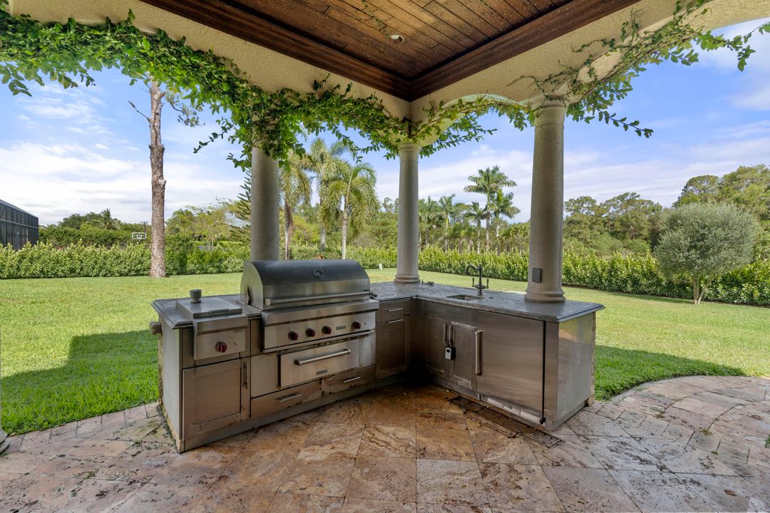 For Sale: $2,350,000 (7 beds, 6 baths, 5458 Square Feet)