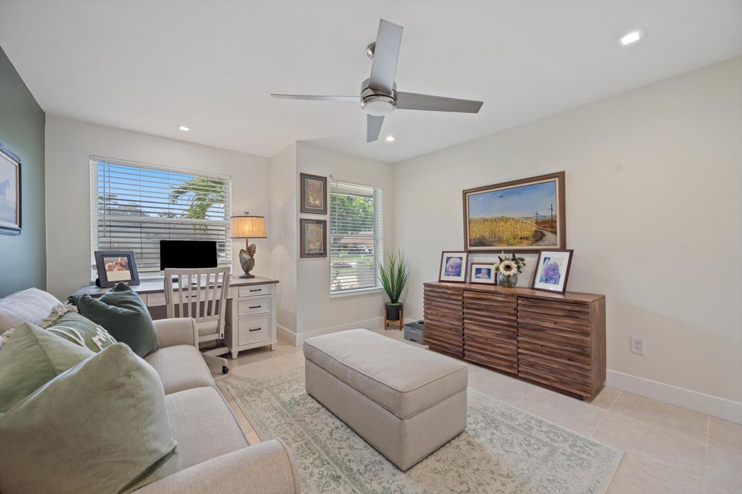 合同活跃: $1,100,000 (4 贝兹, 3 浴室, 2758 平方英尺)