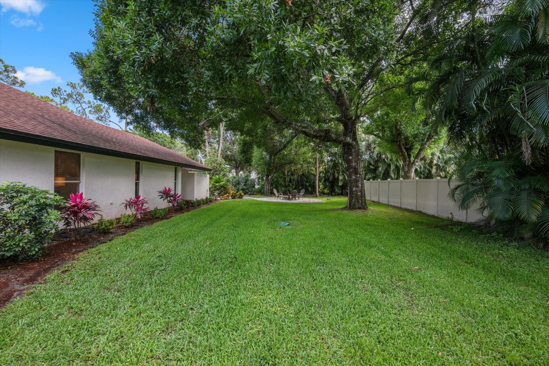 合同活跃: $1,100,000 (4 贝兹, 3 浴室, 2758 平方英尺)