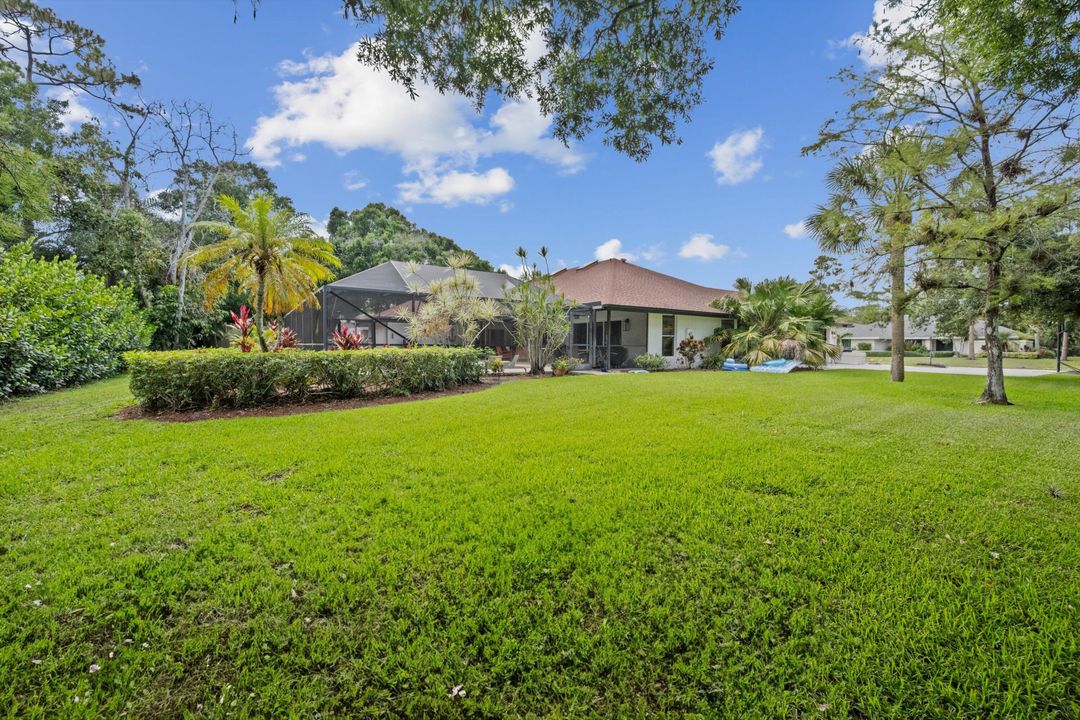 合同活跃: $1,100,000 (4 贝兹, 3 浴室, 2758 平方英尺)