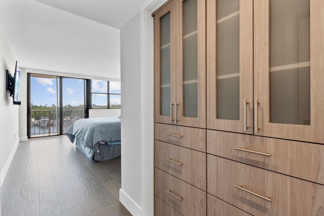 Active With Contract: $1,200,000 (3 beds, 2 baths, 1682 Square Feet)