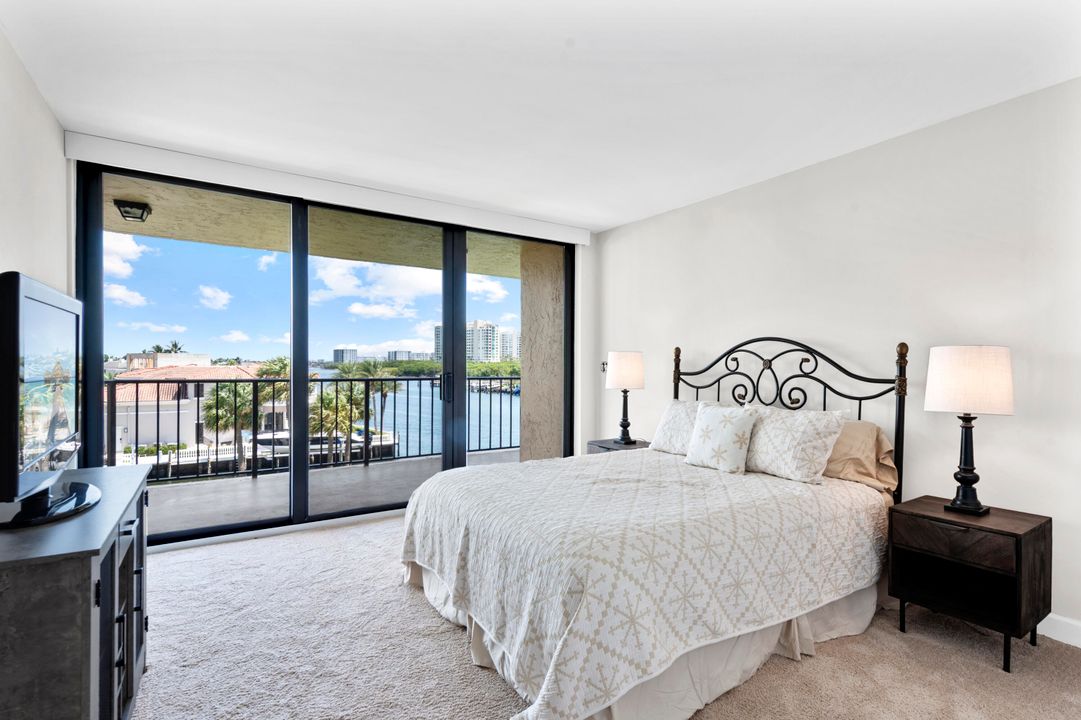 Active With Contract: $1,200,000 (3 beds, 2 baths, 1682 Square Feet)