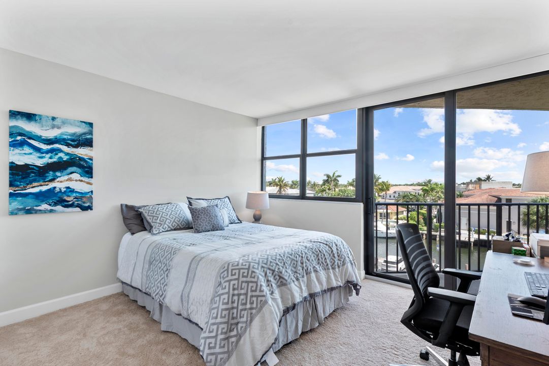 Active With Contract: $1,200,000 (3 beds, 2 baths, 1682 Square Feet)