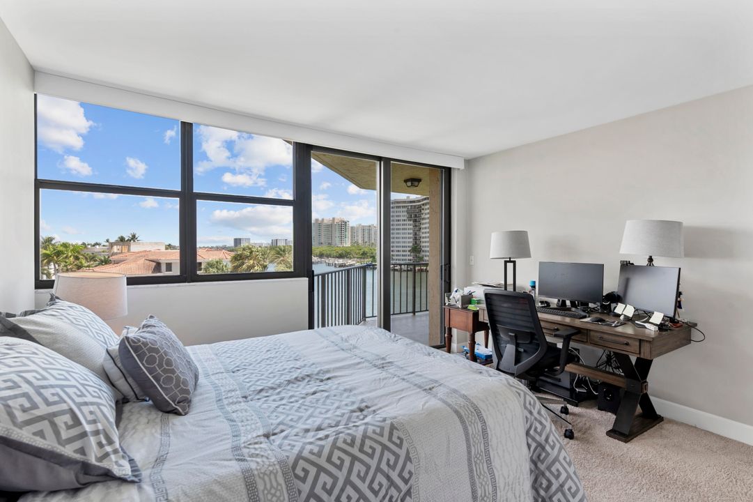 Active With Contract: $1,200,000 (3 beds, 2 baths, 1682 Square Feet)
