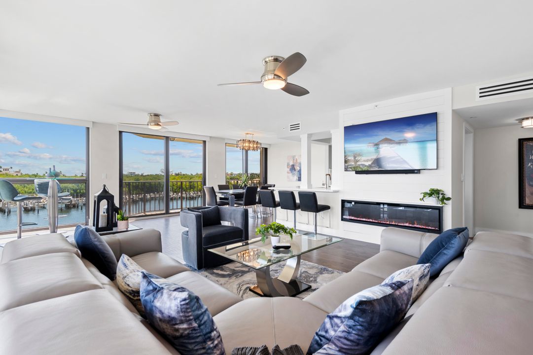 Active With Contract: $1,200,000 (3 beds, 2 baths, 1682 Square Feet)
