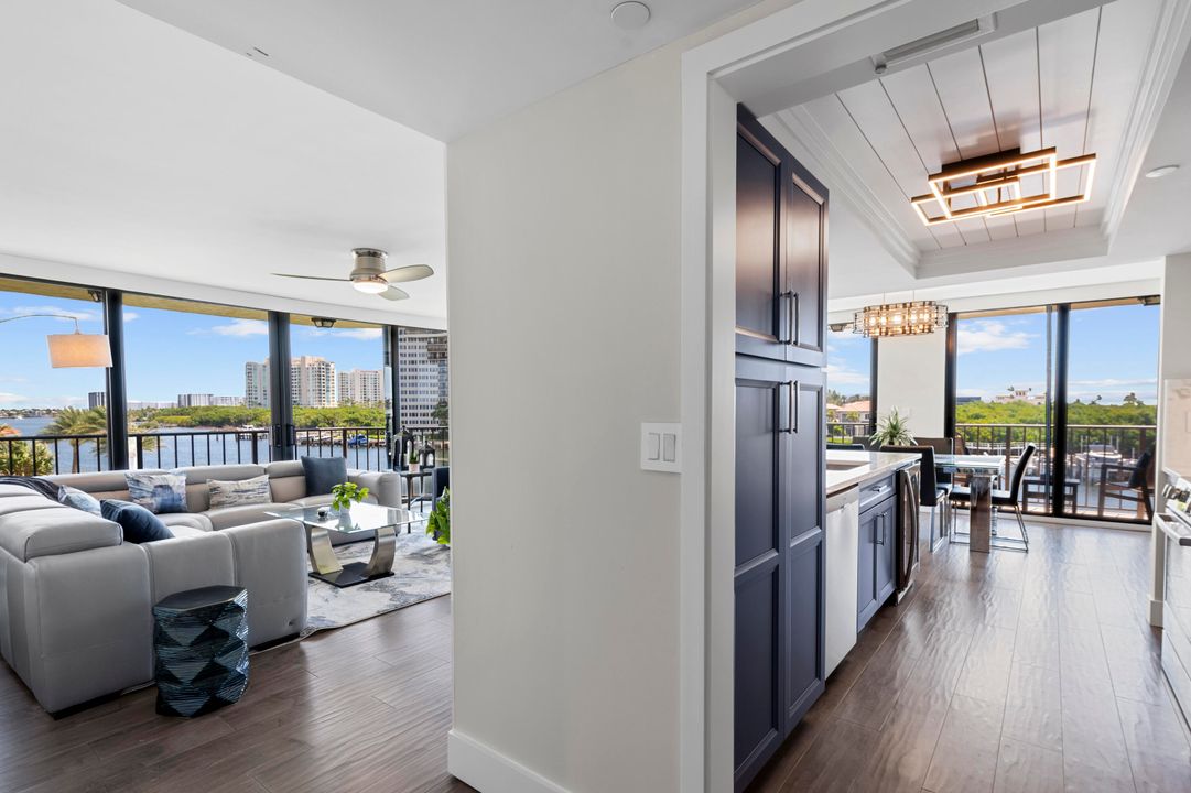 Active With Contract: $1,200,000 (3 beds, 2 baths, 1682 Square Feet)