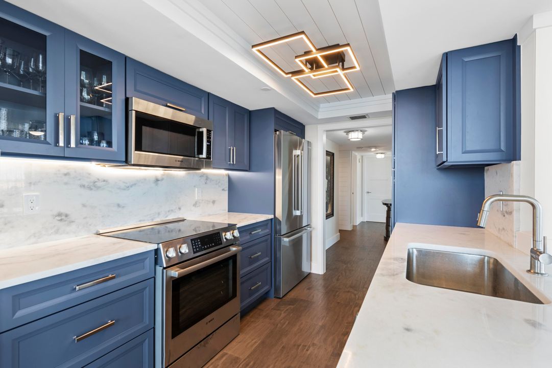 Active With Contract: $1,200,000 (3 beds, 2 baths, 1682 Square Feet)