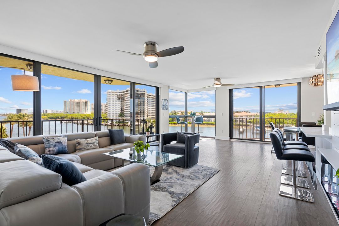 Active With Contract: $1,200,000 (3 beds, 2 baths, 1682 Square Feet)