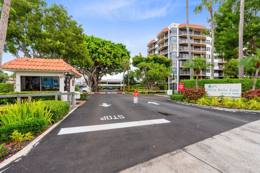 Active With Contract: $1,200,000 (3 beds, 2 baths, 1682 Square Feet)