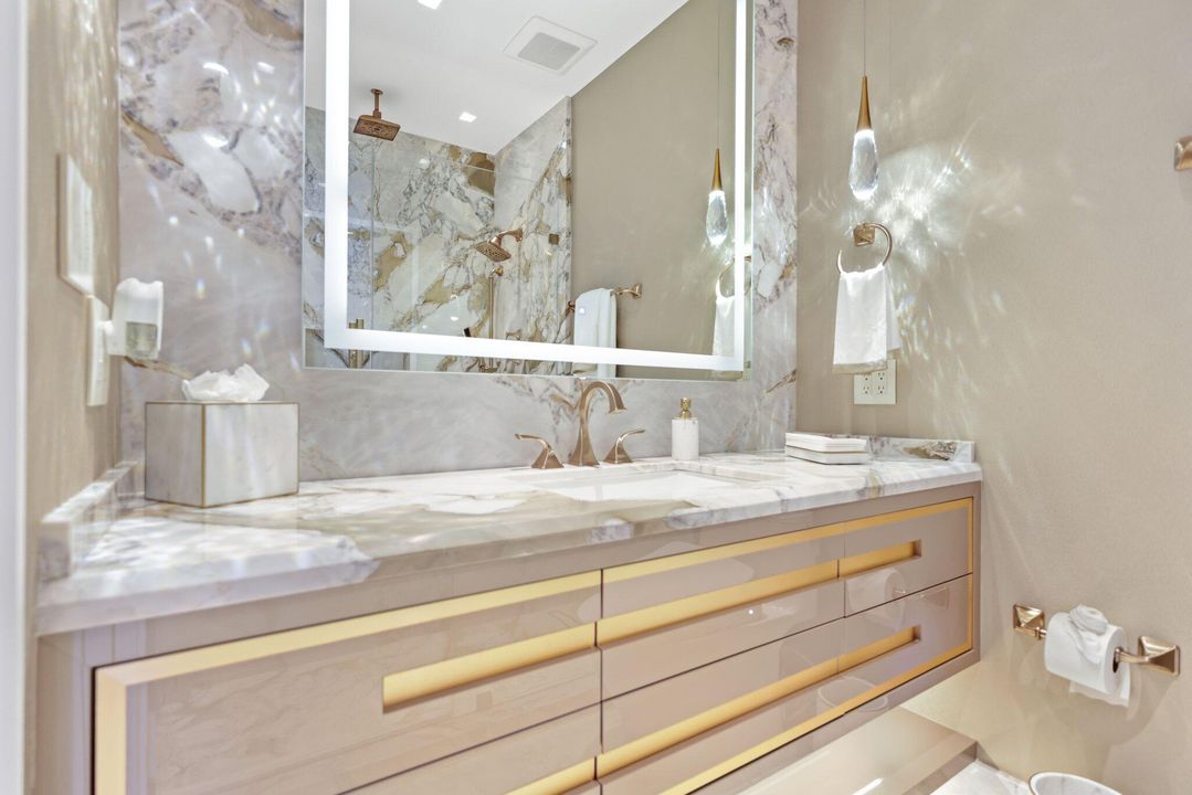 待售: $15,990,000 (4 贝兹, 5 浴室, 10042 平方英尺)