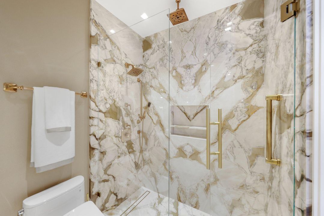 待售: $15,990,000 (4 贝兹, 5 浴室, 10042 平方英尺)