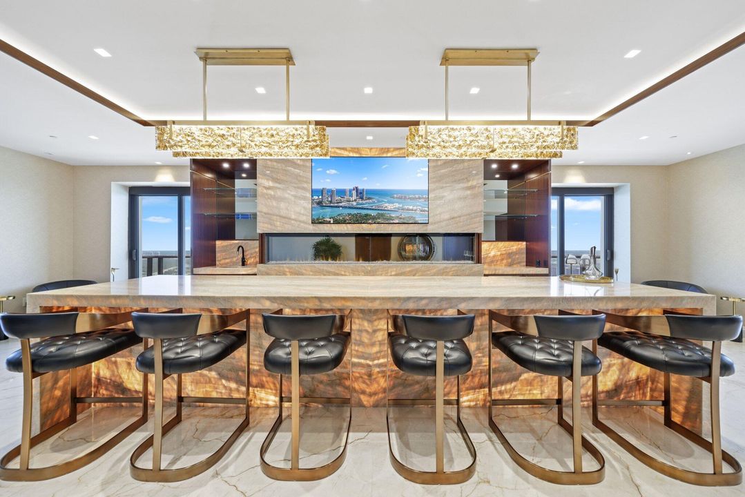 待售: $15,990,000 (4 贝兹, 5 浴室, 10042 平方英尺)