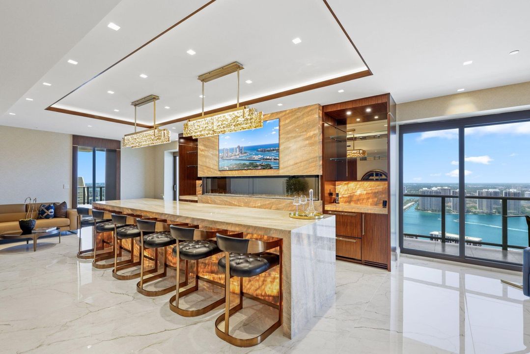 待售: $15,990,000 (4 贝兹, 5 浴室, 10042 平方英尺)