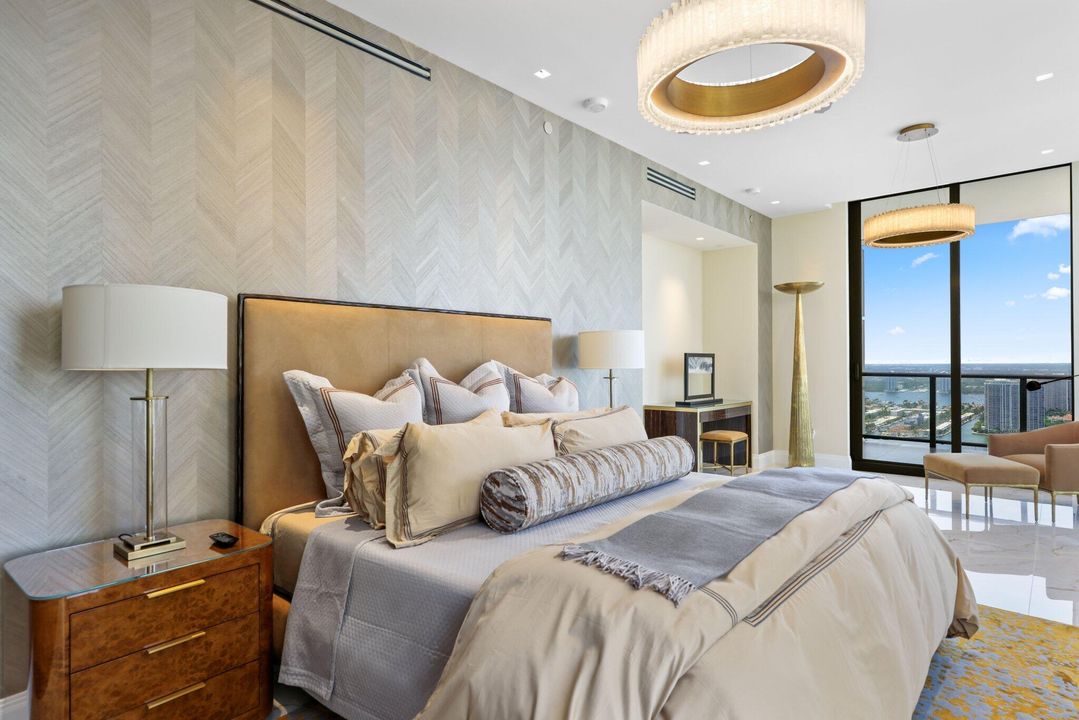 待售: $15,990,000 (4 贝兹, 5 浴室, 10042 平方英尺)