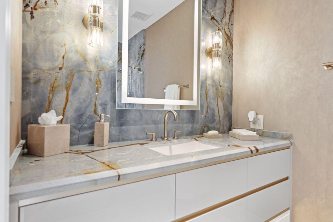 待售: $15,990,000 (4 贝兹, 5 浴室, 10042 平方英尺)