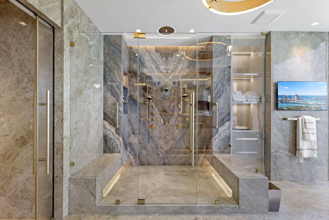 待售: $15,990,000 (4 贝兹, 5 浴室, 10042 平方英尺)